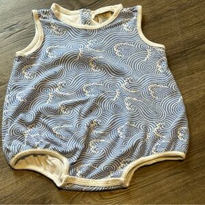 The Beaufort Bonnet Company Blue and White Swirl Wave Romper 18-24m Pima Cotton
